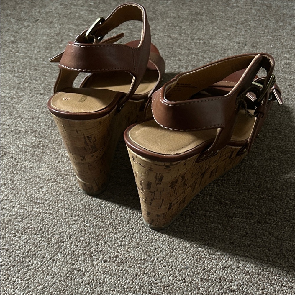 Brown Leather Women's wedge sandles - Picture 4 of 4